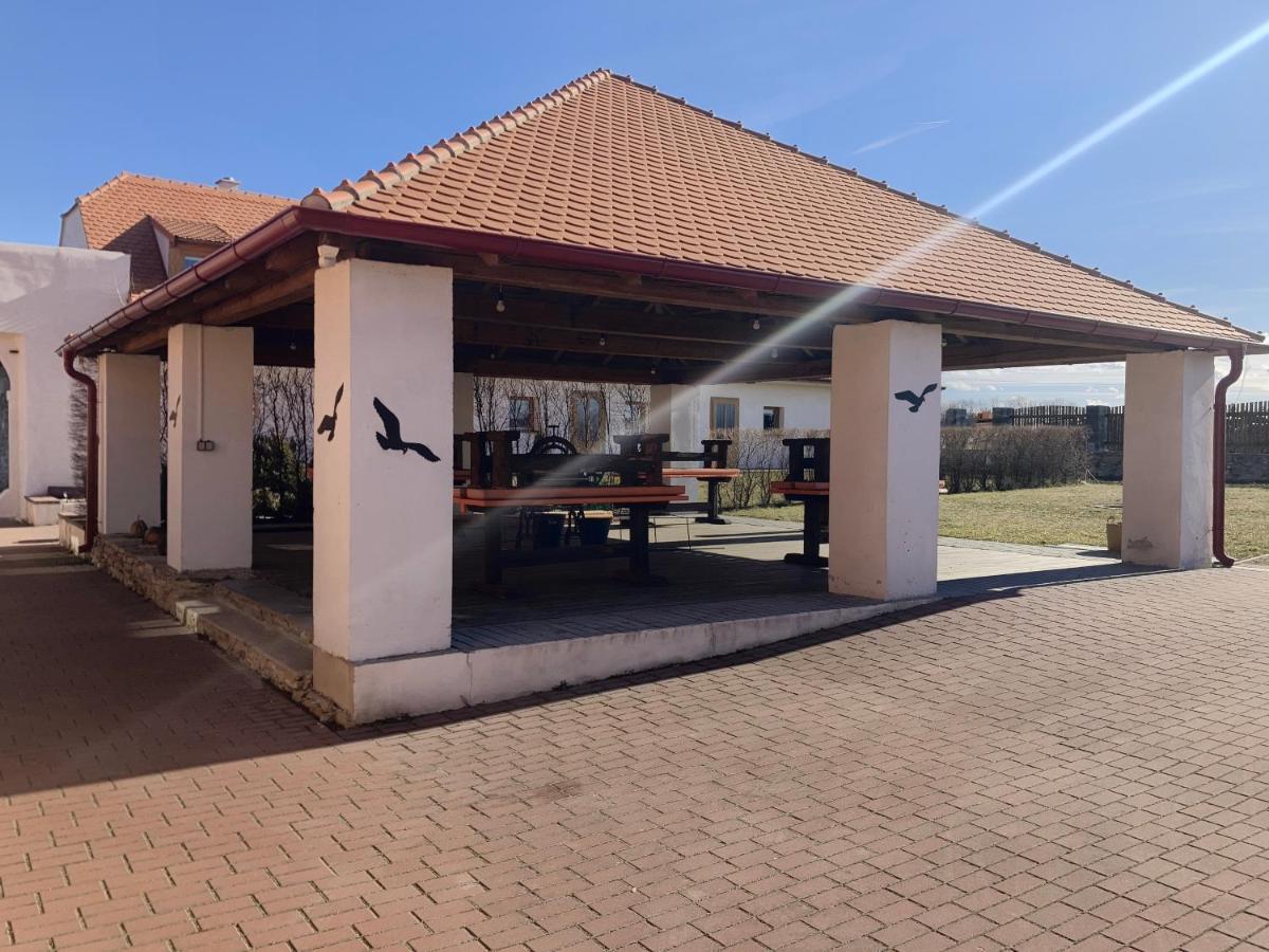 Althansky Hostinec ズノイモ エクステリア 写真